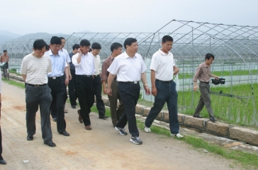 5月9日，福建省常務(wù)副省長(zhǎng)劉德章一行蒞臨超大詔安基地調(diào)研
